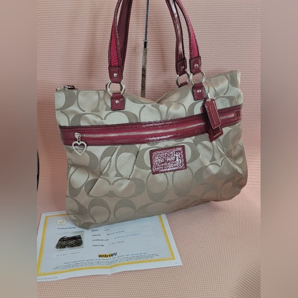 AUTHETICATED EUC Coach  Shoulder bag With COA